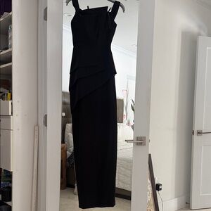 Black Halo Black Sleeveless Tiered Maxi Dress